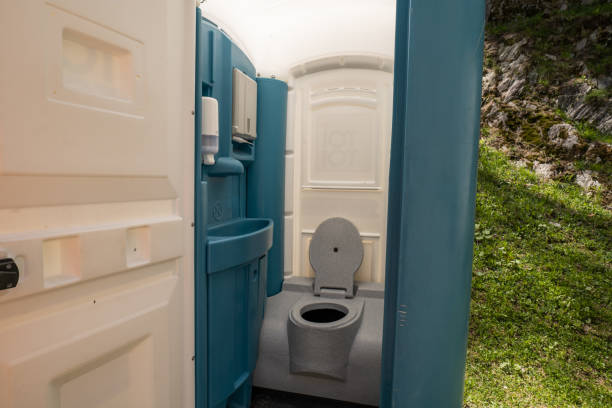 Portable Toilet Options We Offer in Saluda, SC